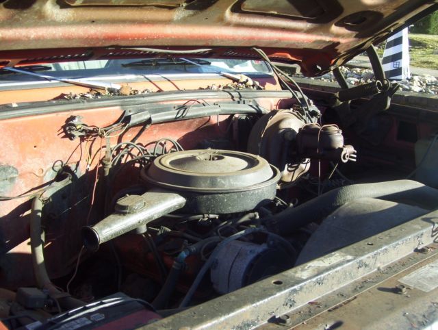 1974 Red Chevrolet Suburban Sedan