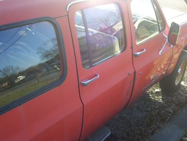 1974 Red Chevrolet Suburban Sedan