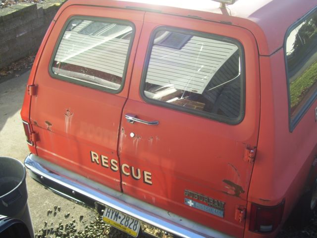1974 Red Chevrolet Suburban Sedan