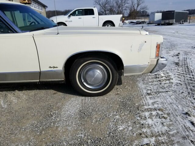 1974 White Chrysler Newport Sedan