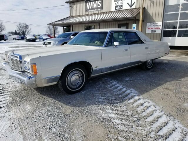 1974 White Chrysler Newport Sedan