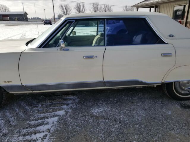 1974 White Chrysler Newport Sedan