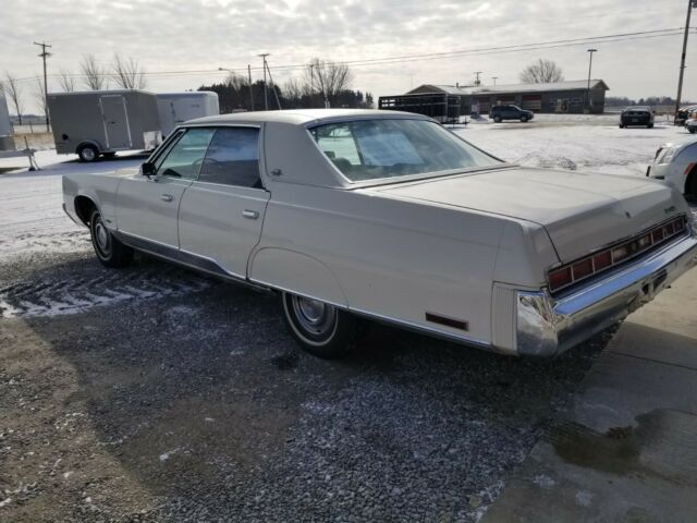 1974 White Chrysler Newport Sedan