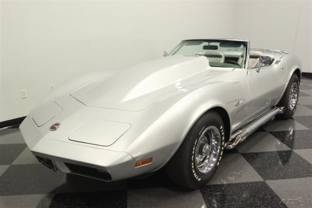 1974 White Chevrolet Corvette