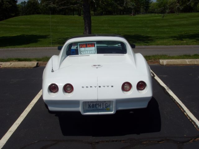 1974 White Chevrolet Corvette