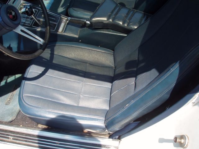 1974 White Chevrolet Corvette