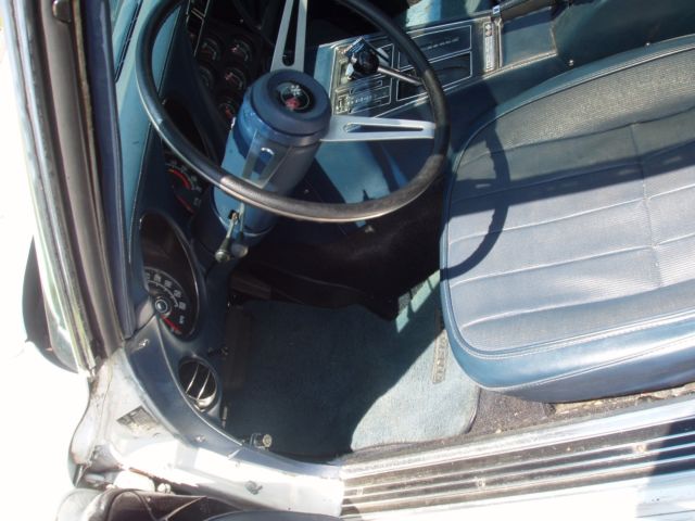 1974 White Chevrolet Corvette