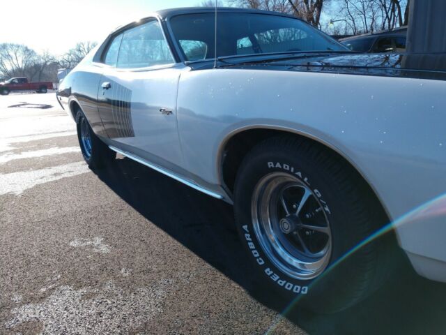 1974 White Dodge Charger 2dr hardtop