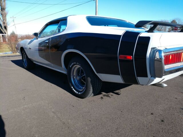 1974 White Dodge Charger 2dr hardtop