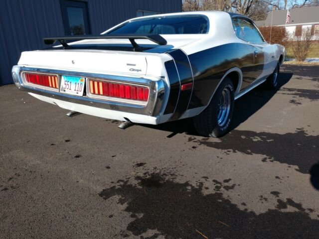 1974 White Dodge Charger 2dr hardtop
