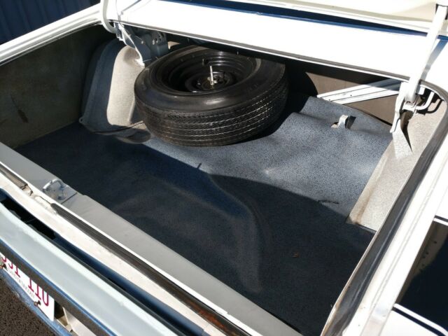 1974 White Dodge Charger 2dr hardtop