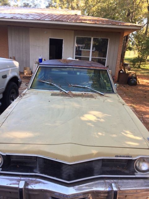 1974 White Dodge Dart Sedan