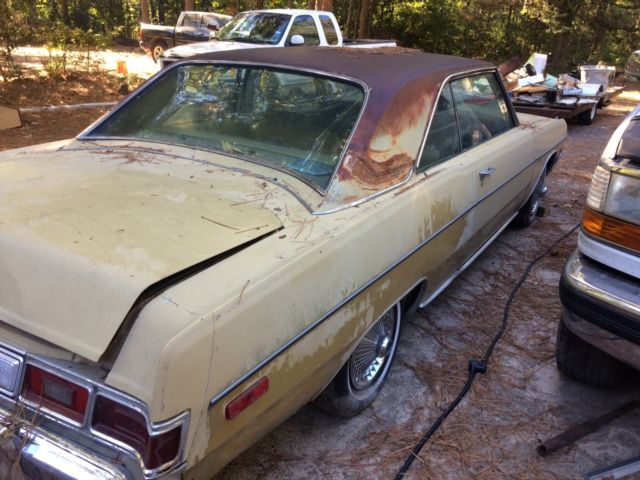 1974 White Dodge Dart Sedan