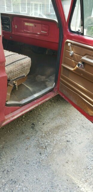 1974 Red Ford F-350 Pick up