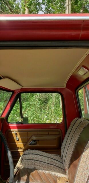 1974 Red Ford F-350 Pick up