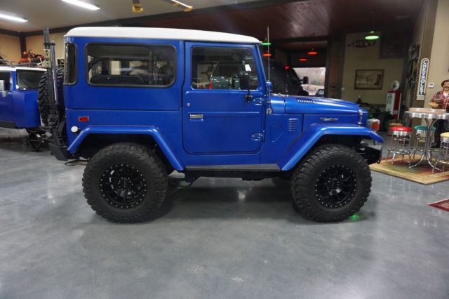 1974 Blue Toyota FJ Cruiser Cab & Chassis