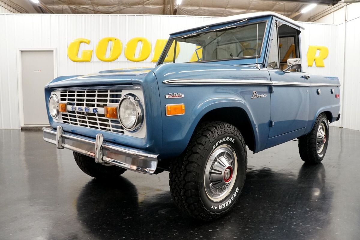1974 Blue Ford Bronco Classic Car