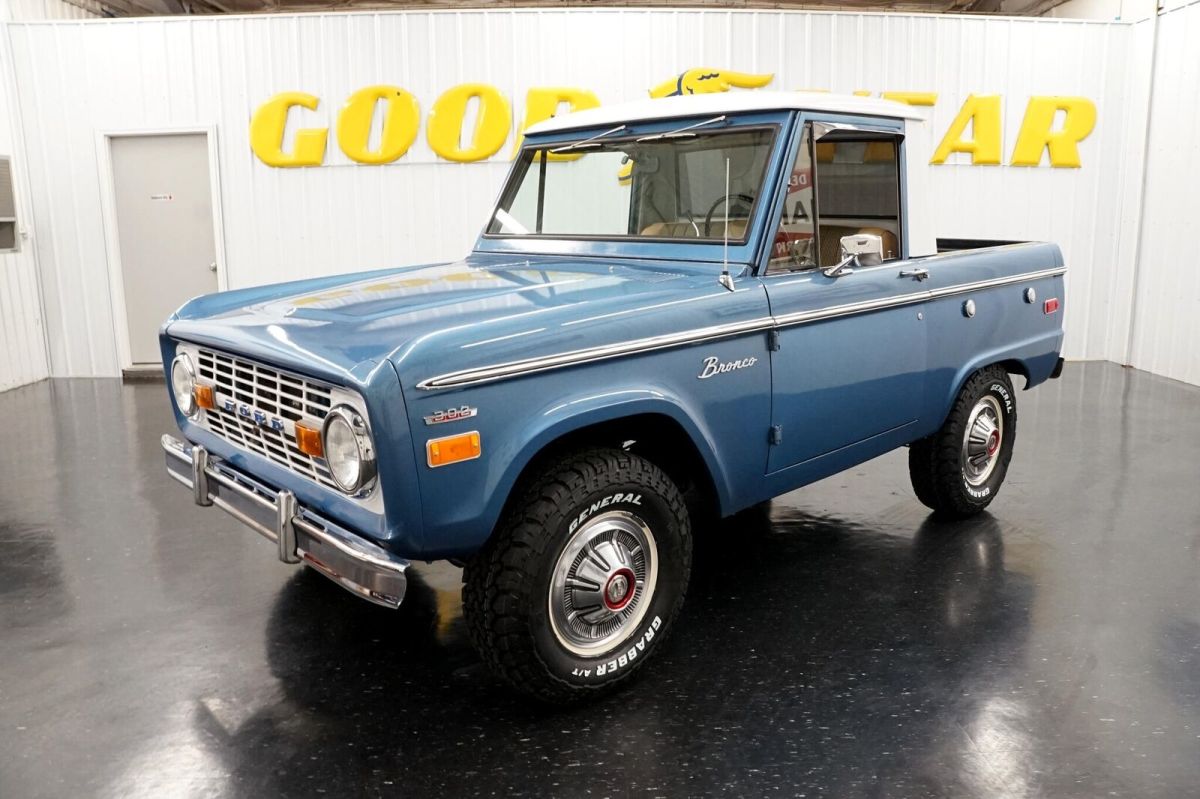 1974 Blue Ford Bronco Classic Car