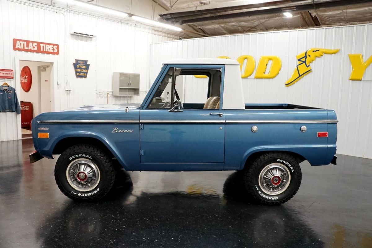 1974 Blue Ford Bronco Classic Car