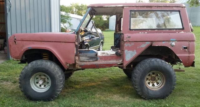 1974 Blue Ford Bronco SUV