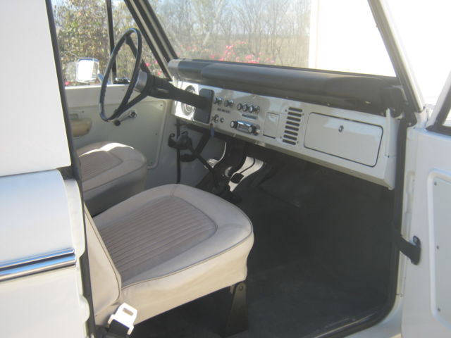 1974 White Ford Bronco SUV