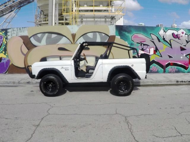 1974 White Ford Bronco SUV