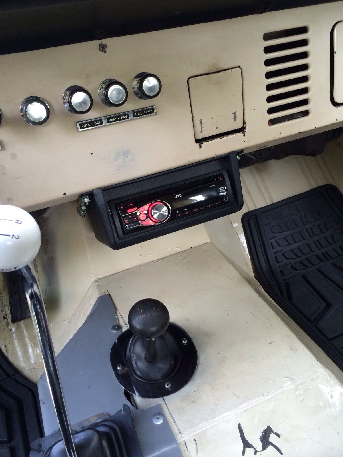 1974 White Ford Bronco