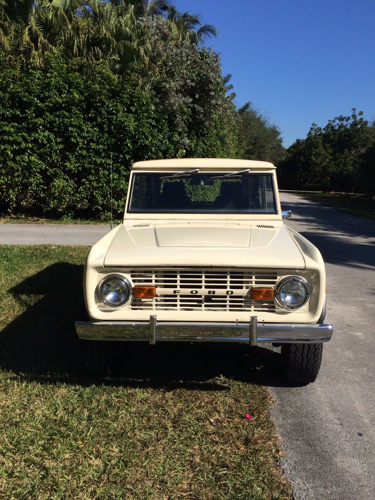 1974 White Ford Bronco