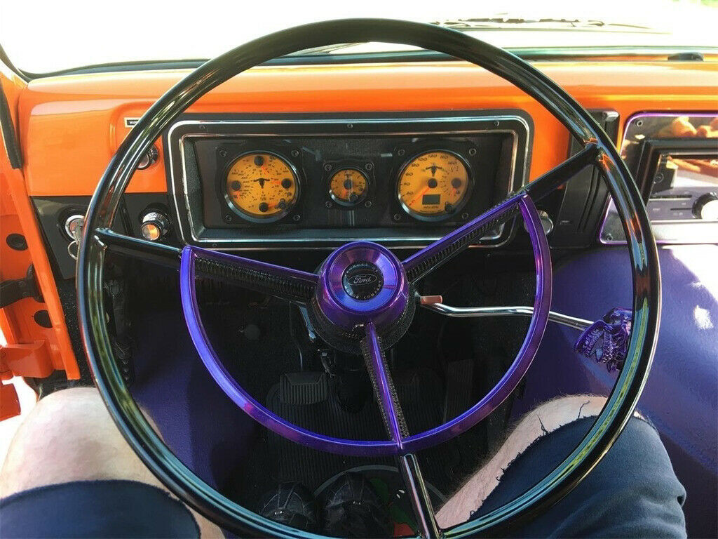 1974 Orange Ford Econoline Minivan/Van