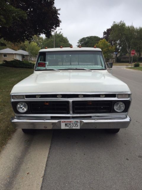 1974 White Ford F-100 Standard Cab Pickup