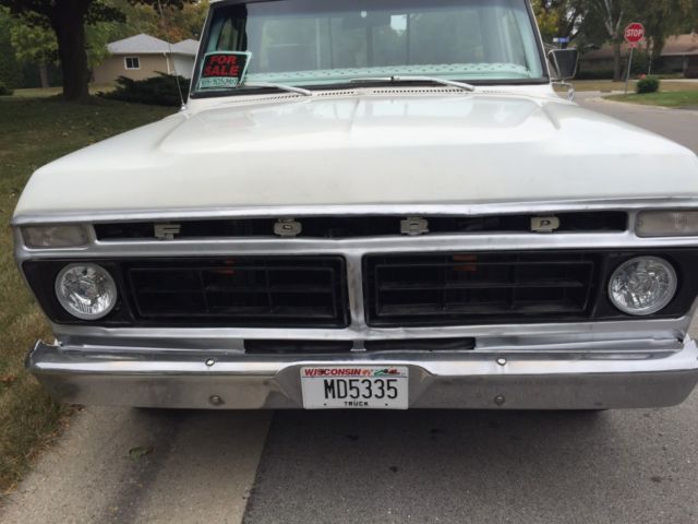 1974 White Ford F-100 Standard Cab Pickup