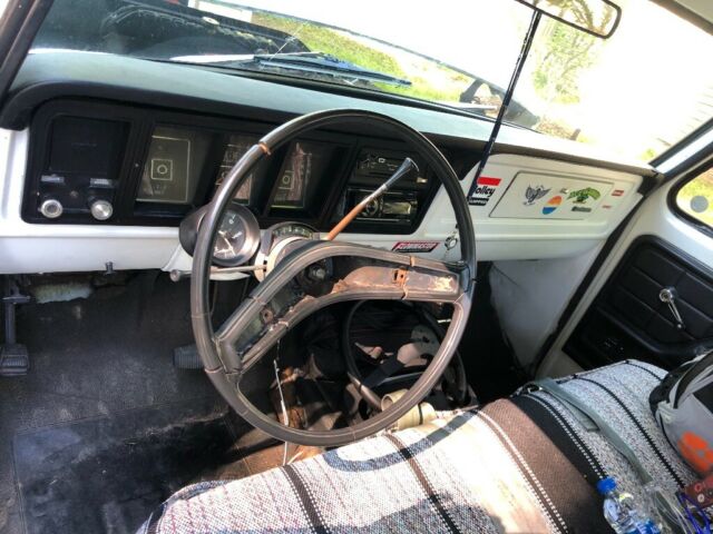 1974 White Ford F-100