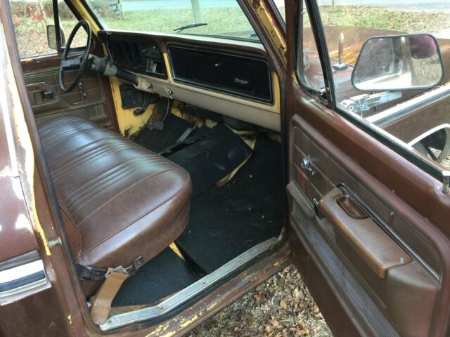 1974 Brown Ford F-100 Truck
