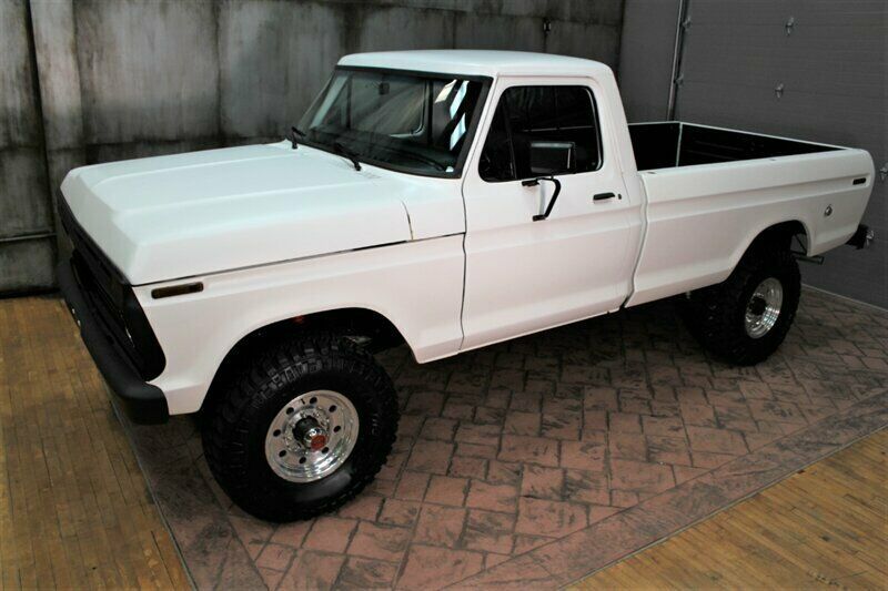 1974 White Ford F-250 --