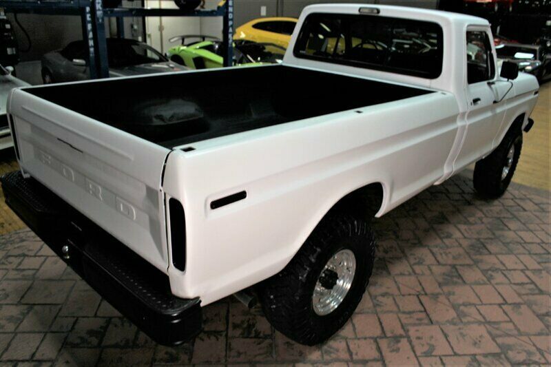 1974 White Ford F-250 --