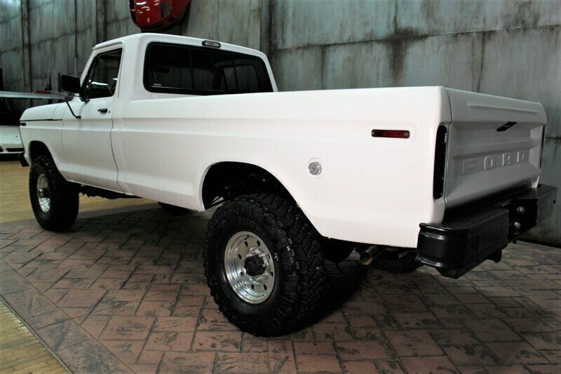 1974 White Ford F-250 --