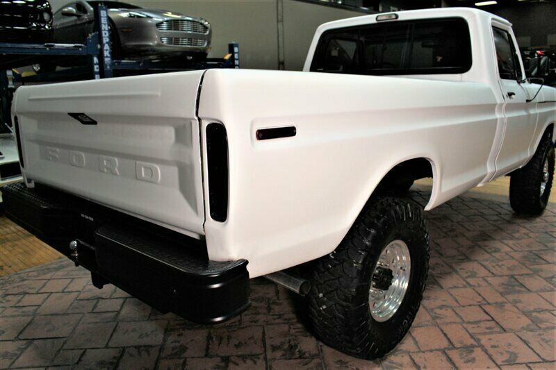 1974 White Ford F-250 --