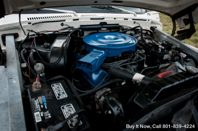 1974 White Ford F-250 Standard Cab Pickup