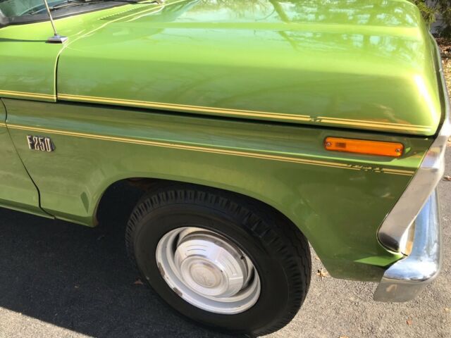 1974 Limestone Green Metallic Ford F-250 Extended Cab Pickup