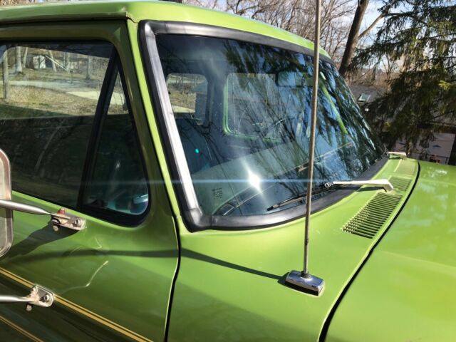 1974 Limestone Green Metallic Ford F-250 Extended Cab Pickup