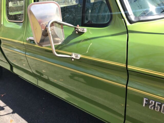 1974 Limestone Green Metallic Ford F-250 Extended Cab Pickup