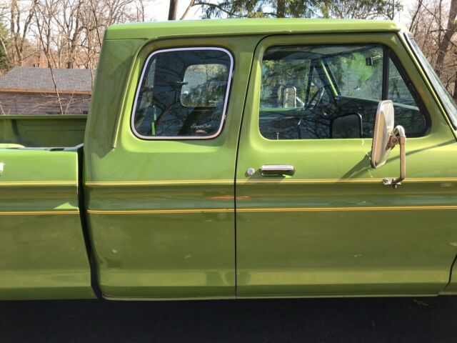 1974 Limestone Green Metallic Ford F-250 Extended Cab Pickup