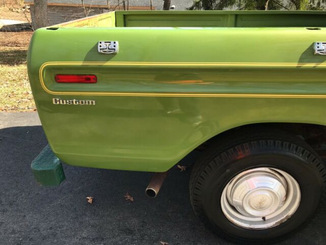 1974 Limestone Green Metallic Ford F-250 Extended Cab Pickup