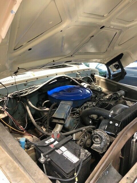 1974 White Ford F-250