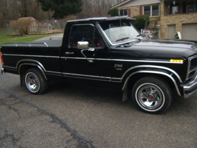 1984 Black Ford F-150 TRUCK