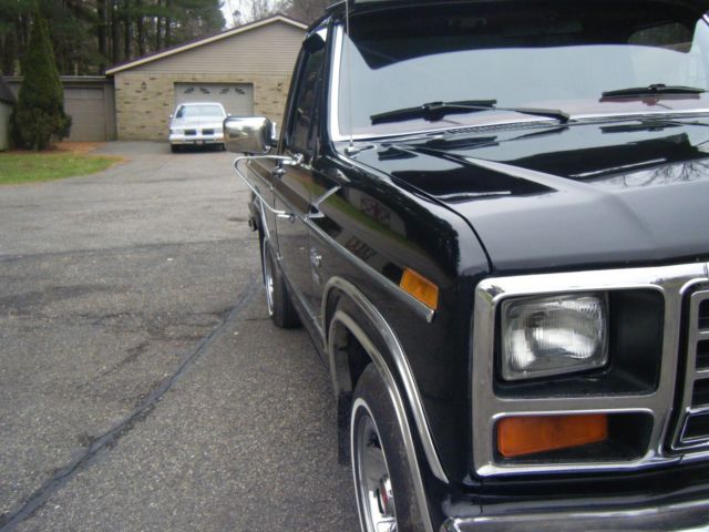 1984 Black Ford F-150 TRUCK