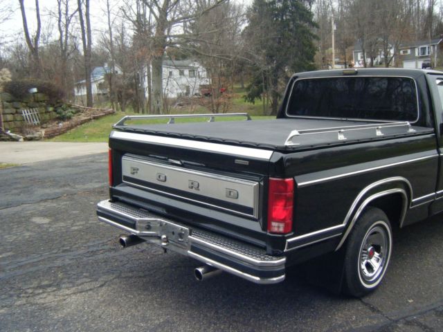 1984 Black Ford F-150 TRUCK