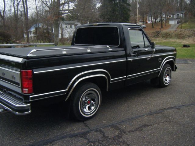 1984 Black Ford F-150 TRUCK