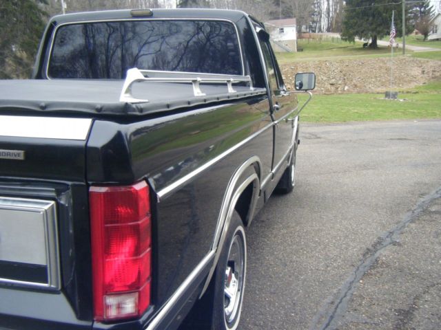 1984 Black Ford F-150 TRUCK