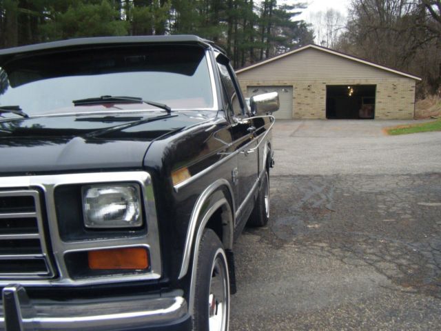1984 Black Ford F-150 TRUCK